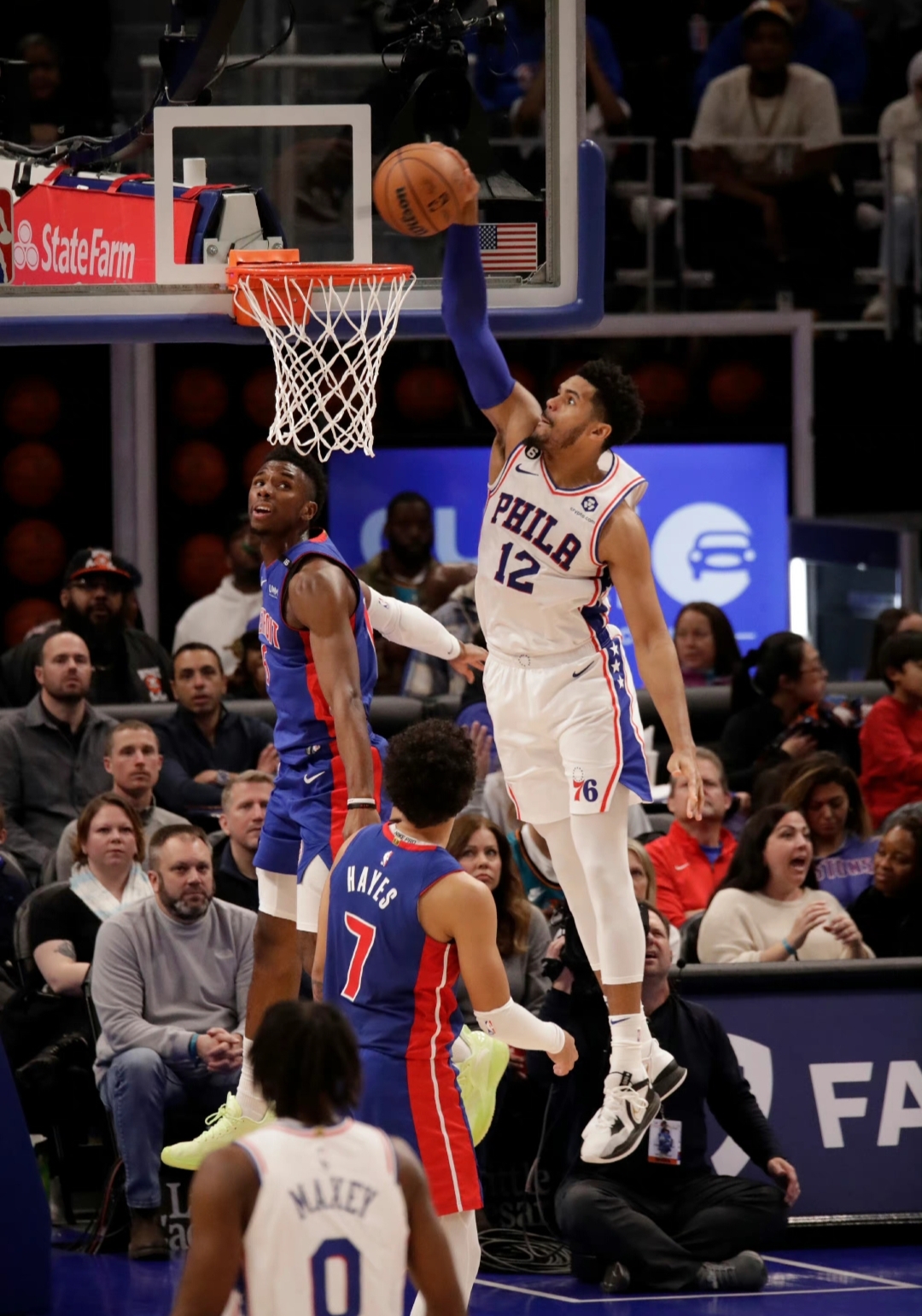 76人翻盘土耳其男篮,米尔萨普统治全场 76人翻盘土耳其男篮,米尔萨普统治全场