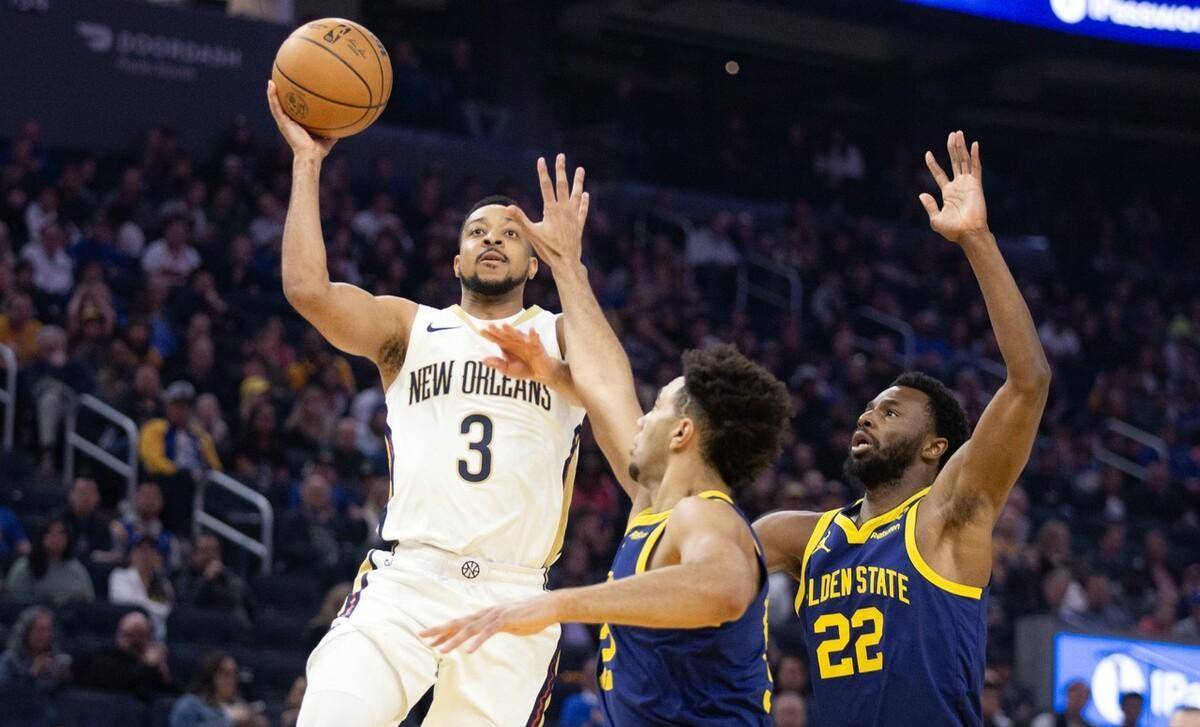 新疆队翻盘深圳队，麦科勒姆带队取胜