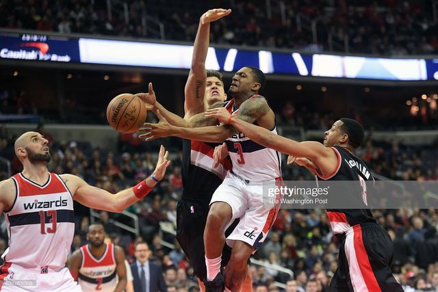 新疆队翻盘深圳队，麦科勒姆带队取胜