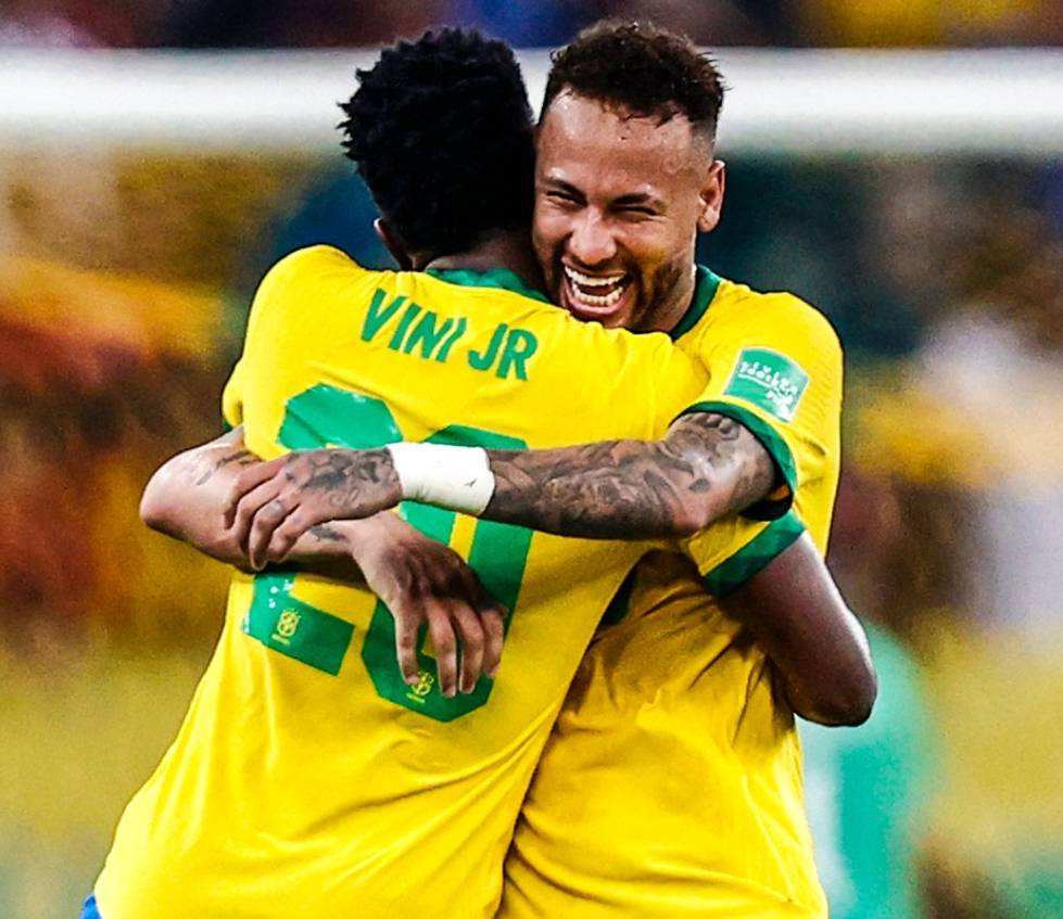 巴西球员贡献精彩进球，带领球队取胜