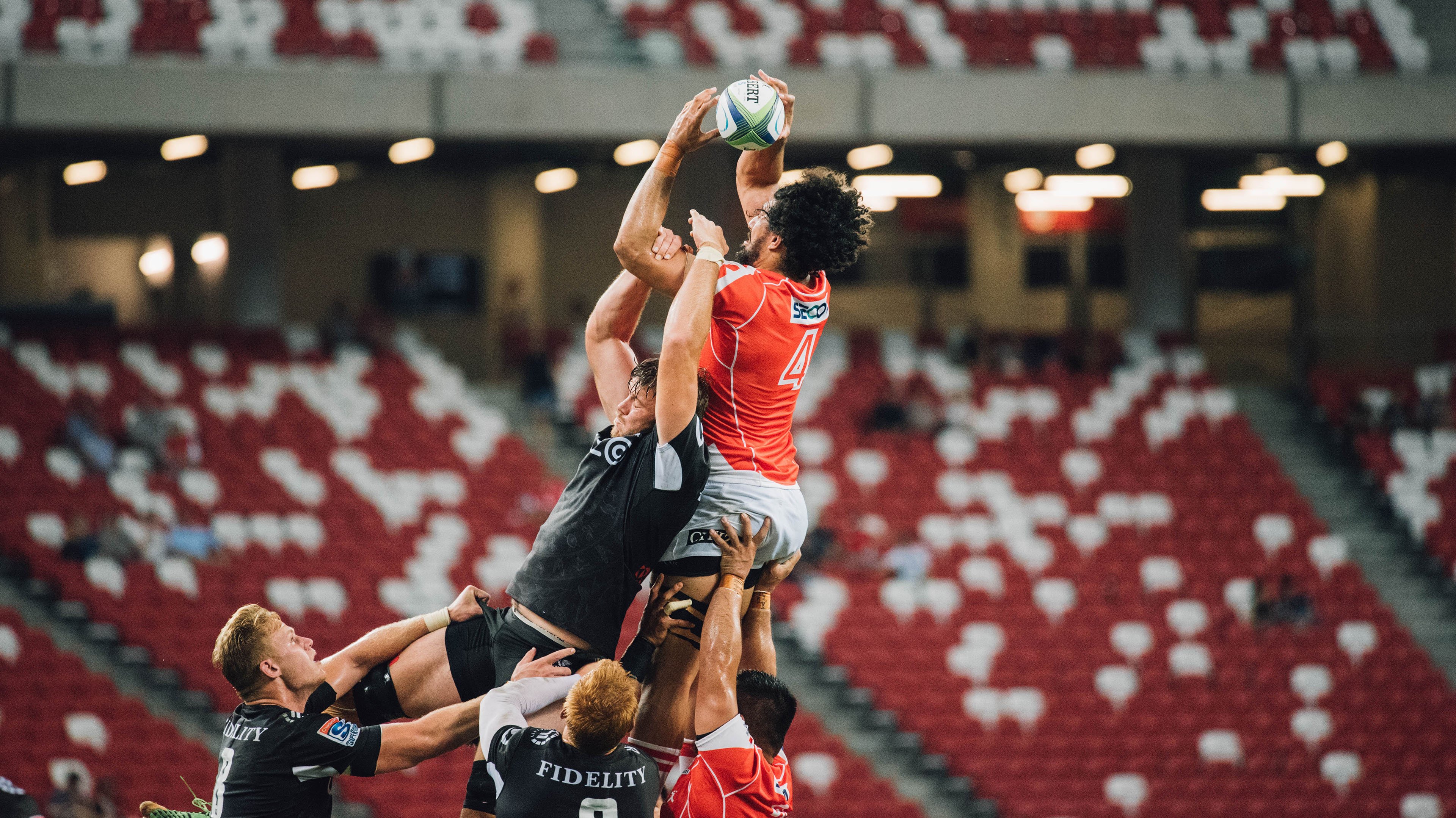 英格拉姆教科书式表现引领快船，血拼精神点燃上海对决