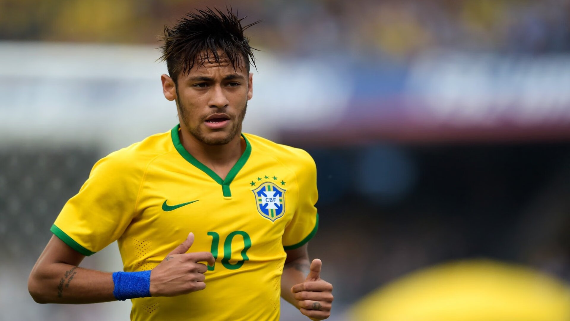 维尼修斯一剑封喉,巴黎单节风暴击溃拜仁—新王在焦点战中加冕