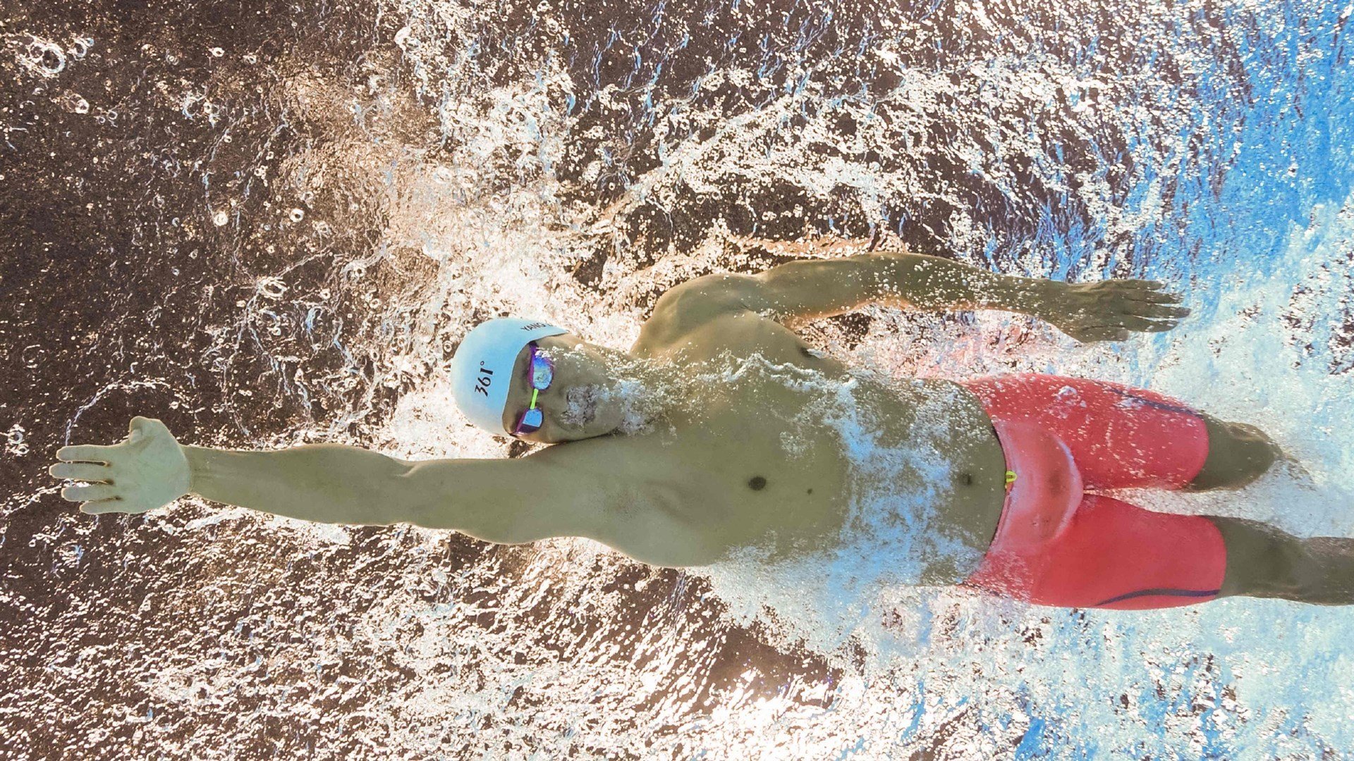 赛道逆袭,诺里斯点燃赛场,红牛二队上演惊天翻盘